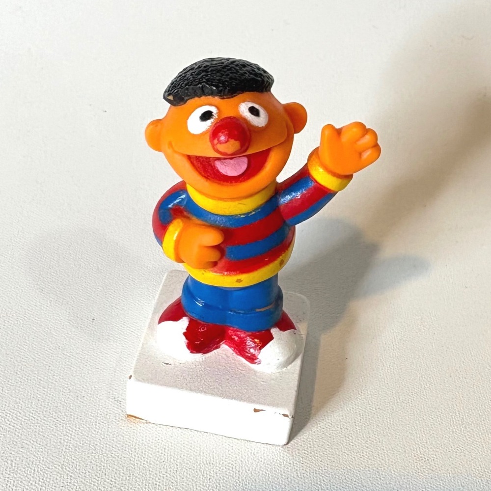 Vintage 1990 Sesame Street Ernie PVC Figure Jim Henson Productions Waving Toy